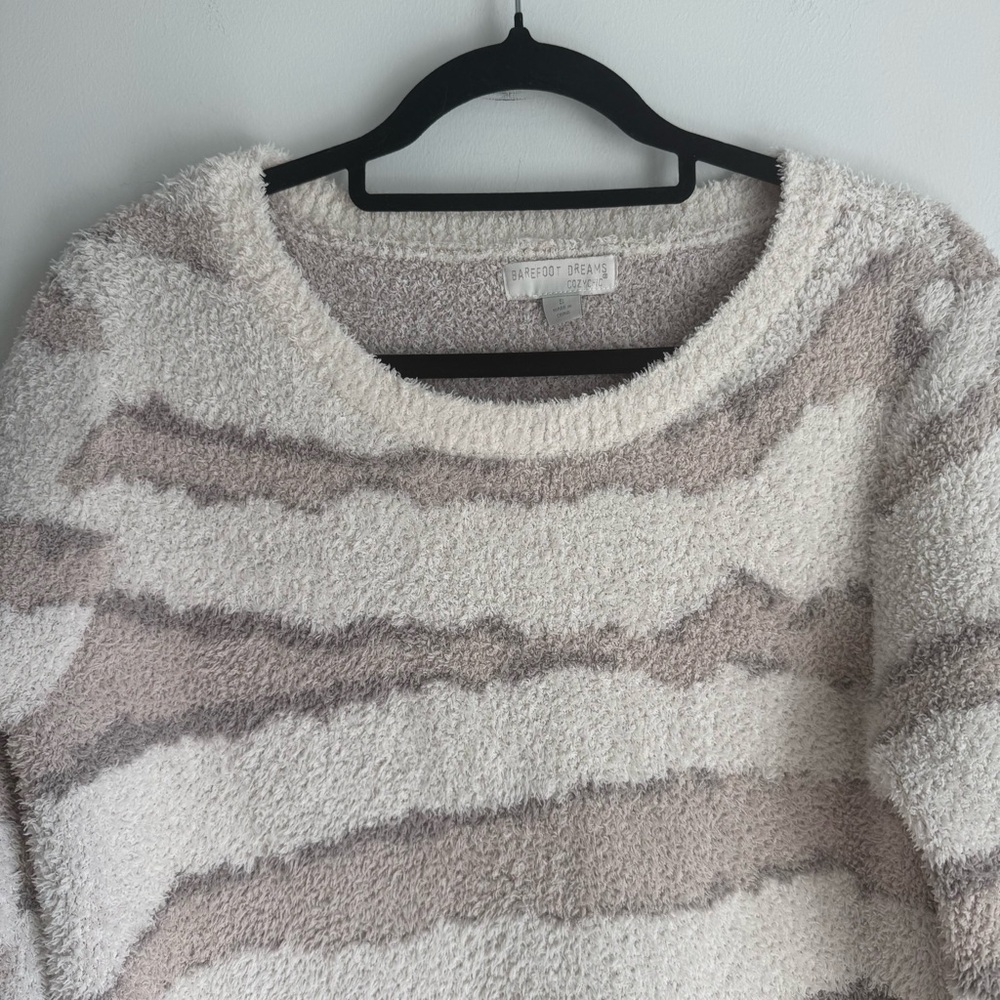 Barefoot Dreams CozyChic Women's S
Seaside Crewneck Pullover Zebra Print
Sweater - Picture 3 of 10